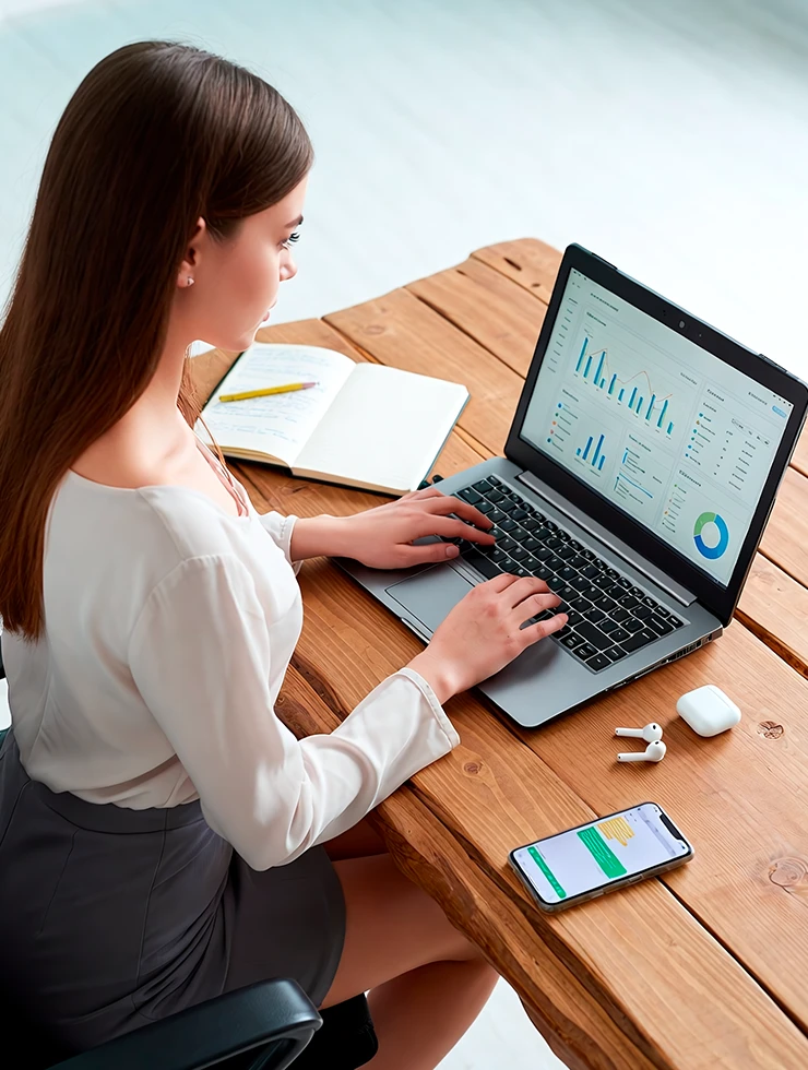 Команда разбирает воронку продаж и заявки на доске и в CRM в начале года